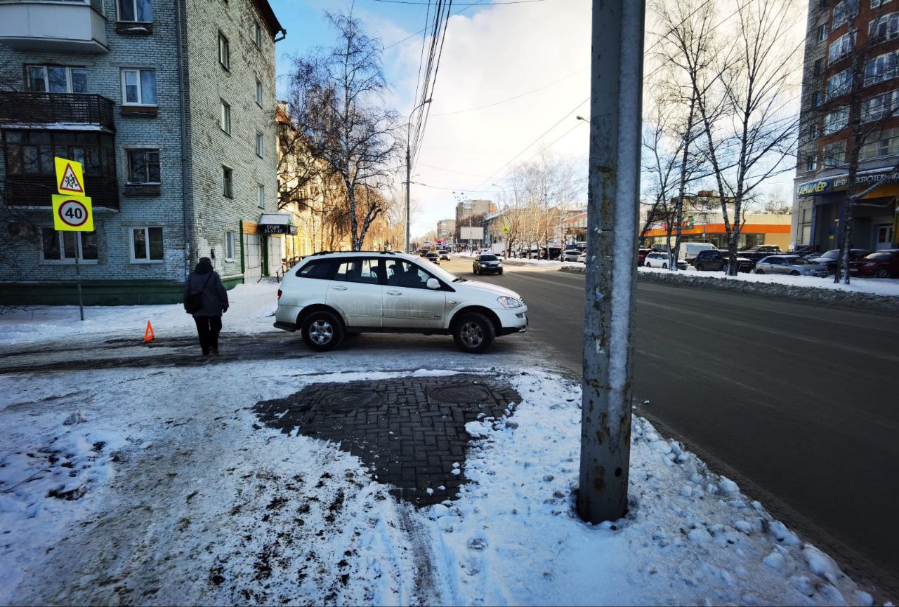 25 ноября 2025 года около 12 часов 10 минут в городе Томске на проспекте Фрунзе, 216, произошло дорожно- транспортное происшествие