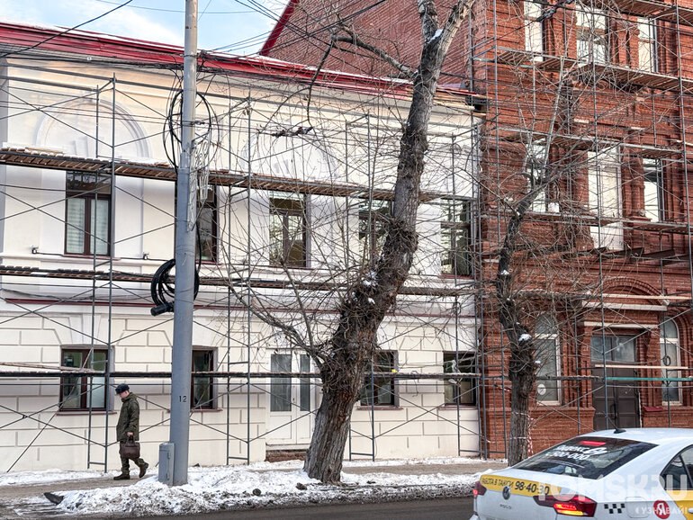 В Томске реставрируют бывшую гостиницу «Россия» на Фрунзе В Томске реставрируют бывшую гостиницу «Россия» на Фрунзе