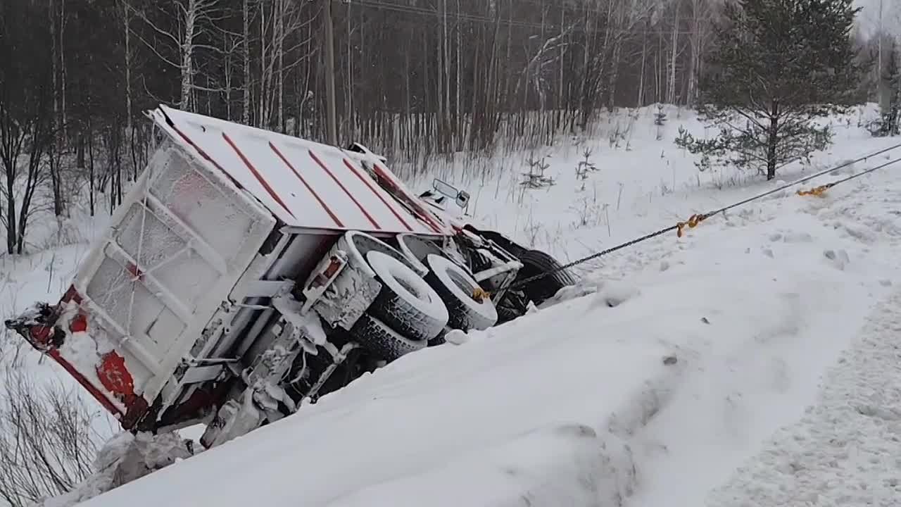 ВНИМАНИЕ!!! ГОЛОЛЕД!!!. Госавтоинспекция Томской области призывает водителей быть предельно внимательными