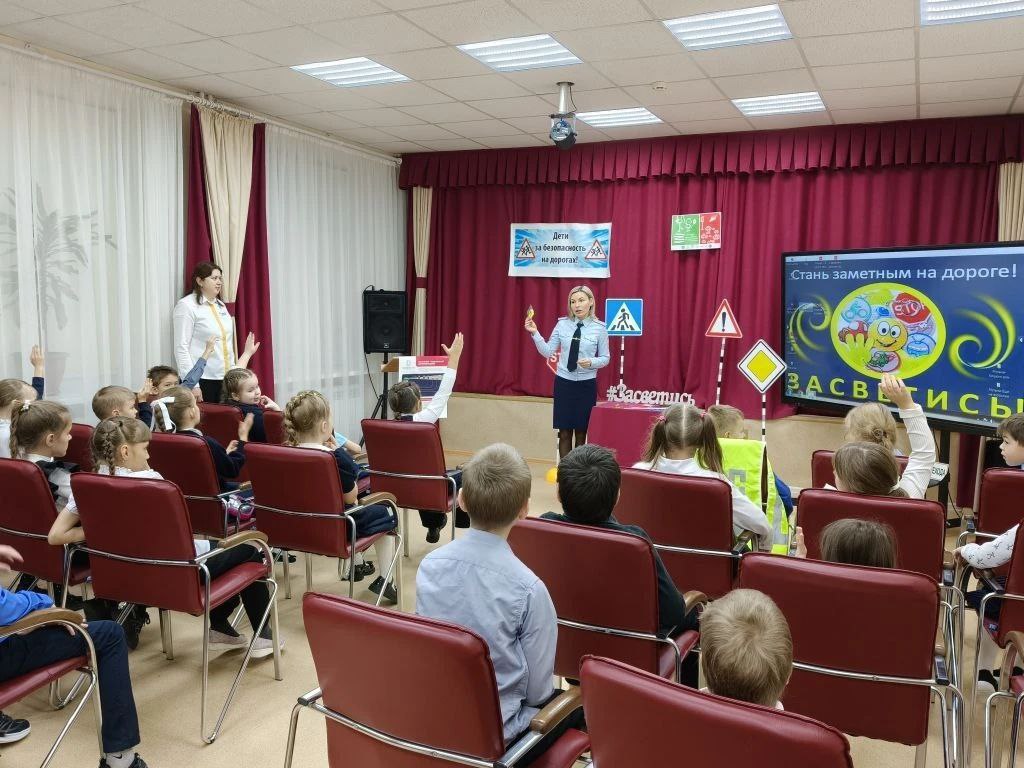 В Томской области продолжается вручение световозвращающих элементов юным пешеходам В Томской области продолжается вручение световозвращающих элементов юным пешеходам