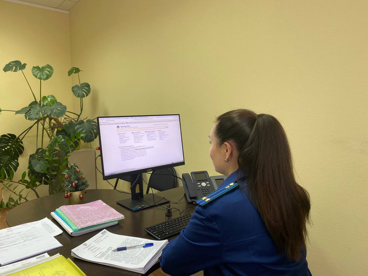 Прокуратура Томского района Томской области потребовала компенсацию морального вреда для девочки, получившей травму в детском лагере