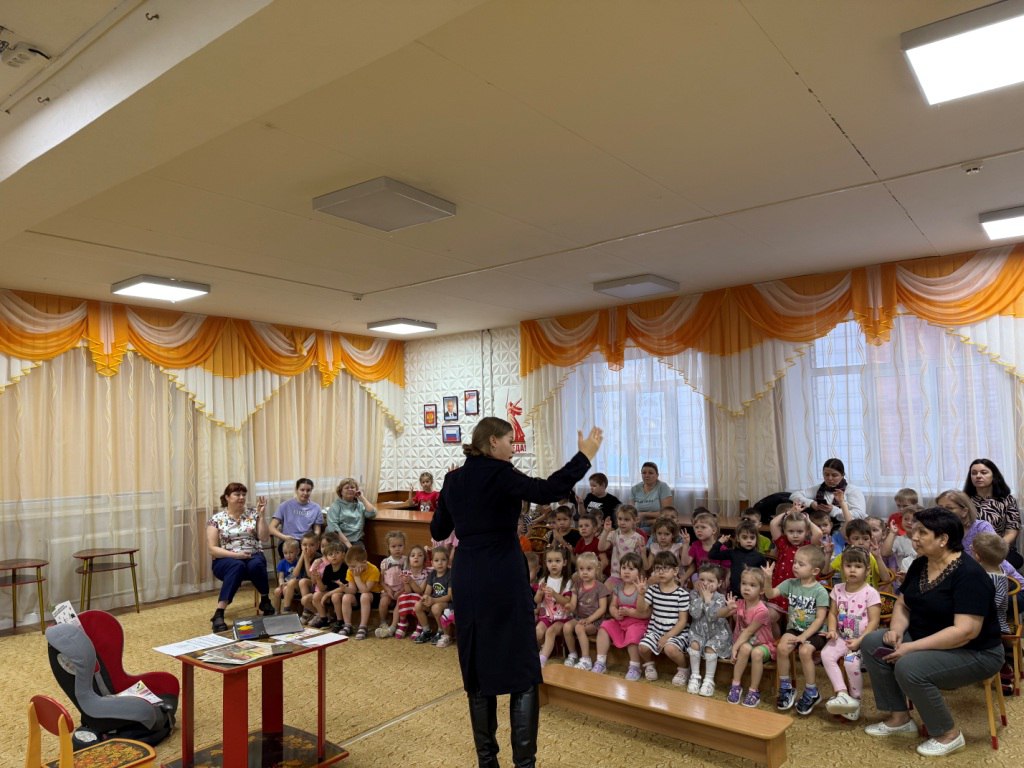 В Томске полицейские провели «Урок безопасности пассажира» в одном из детских садов города В Томске полицейские провели «Урок безопасности пассажира» в одном из детских садов города