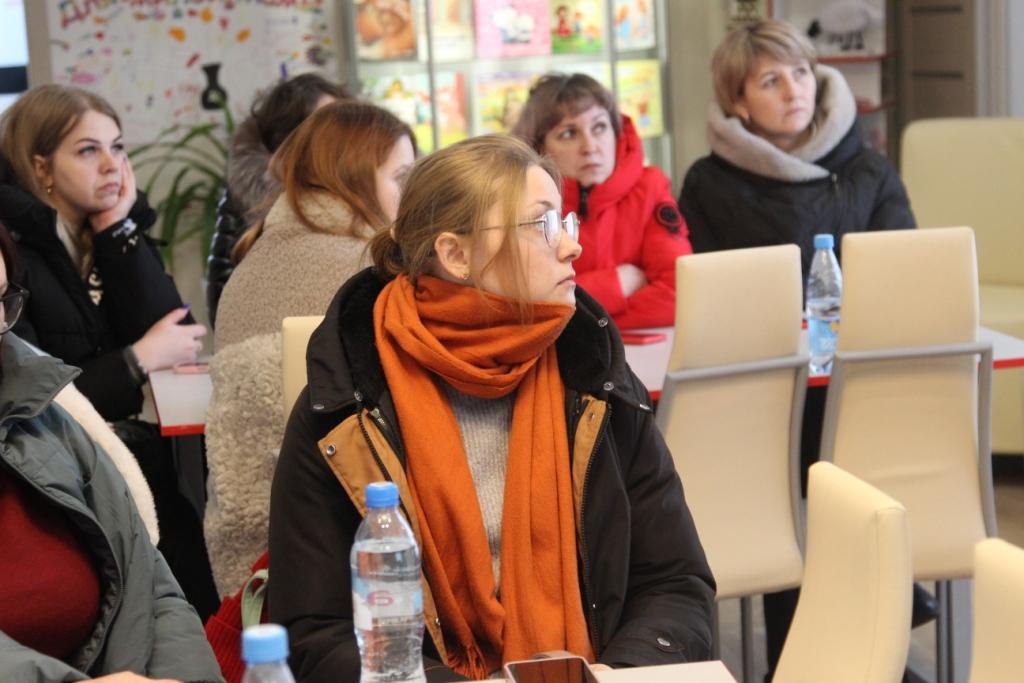 В Первомайском районе сотрудники полиции провели профилактические беседы среди учеников и педагогов В Первомайском районе сотрудники полиции провели профилактические беседы среди учеников и педагогов