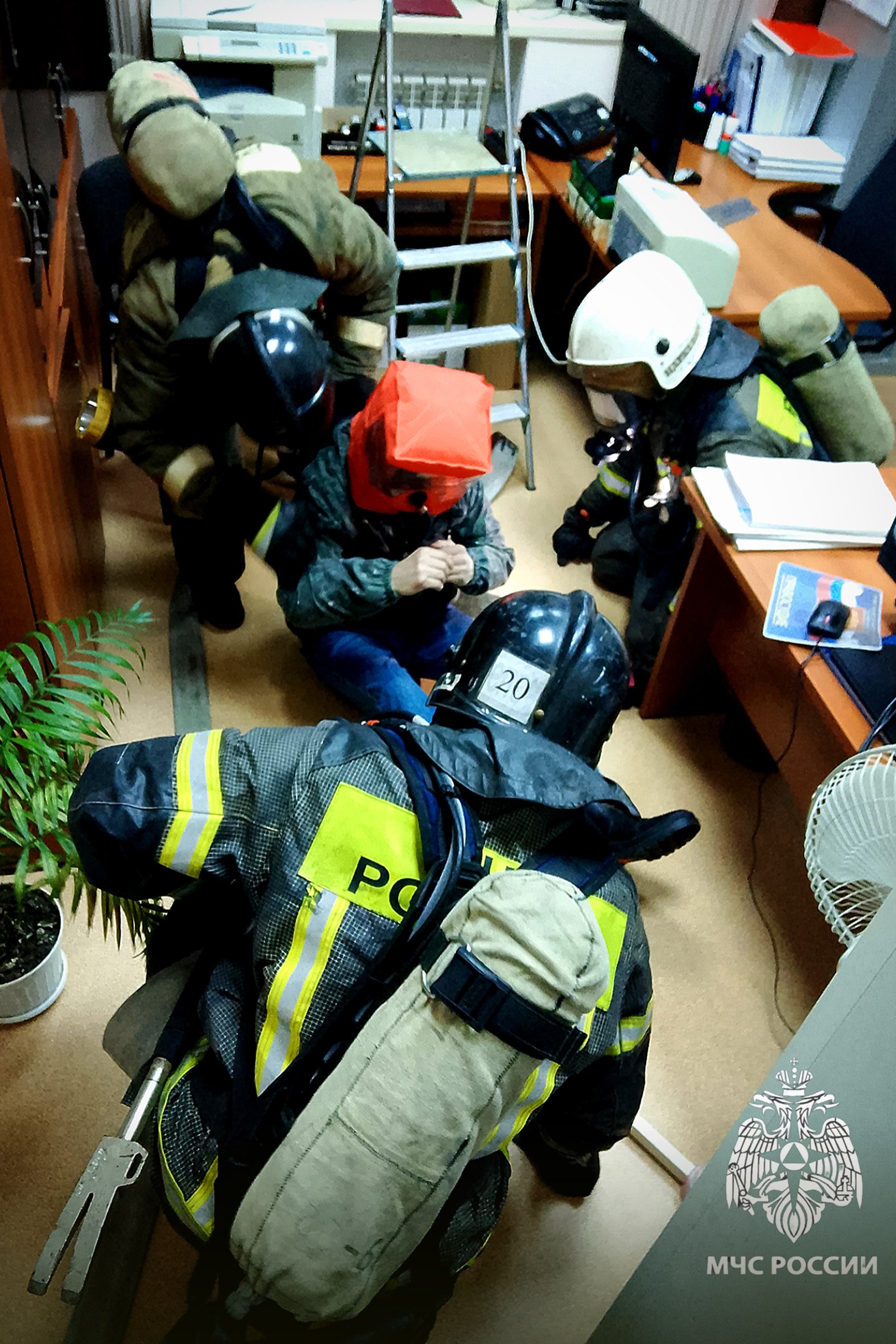 Экстренное реагирование: пожарно-тактические занятия прошли в суде села Первомайское Экстренное реагирование: пожарно-тактические занятия прошли в суде села Первомайское