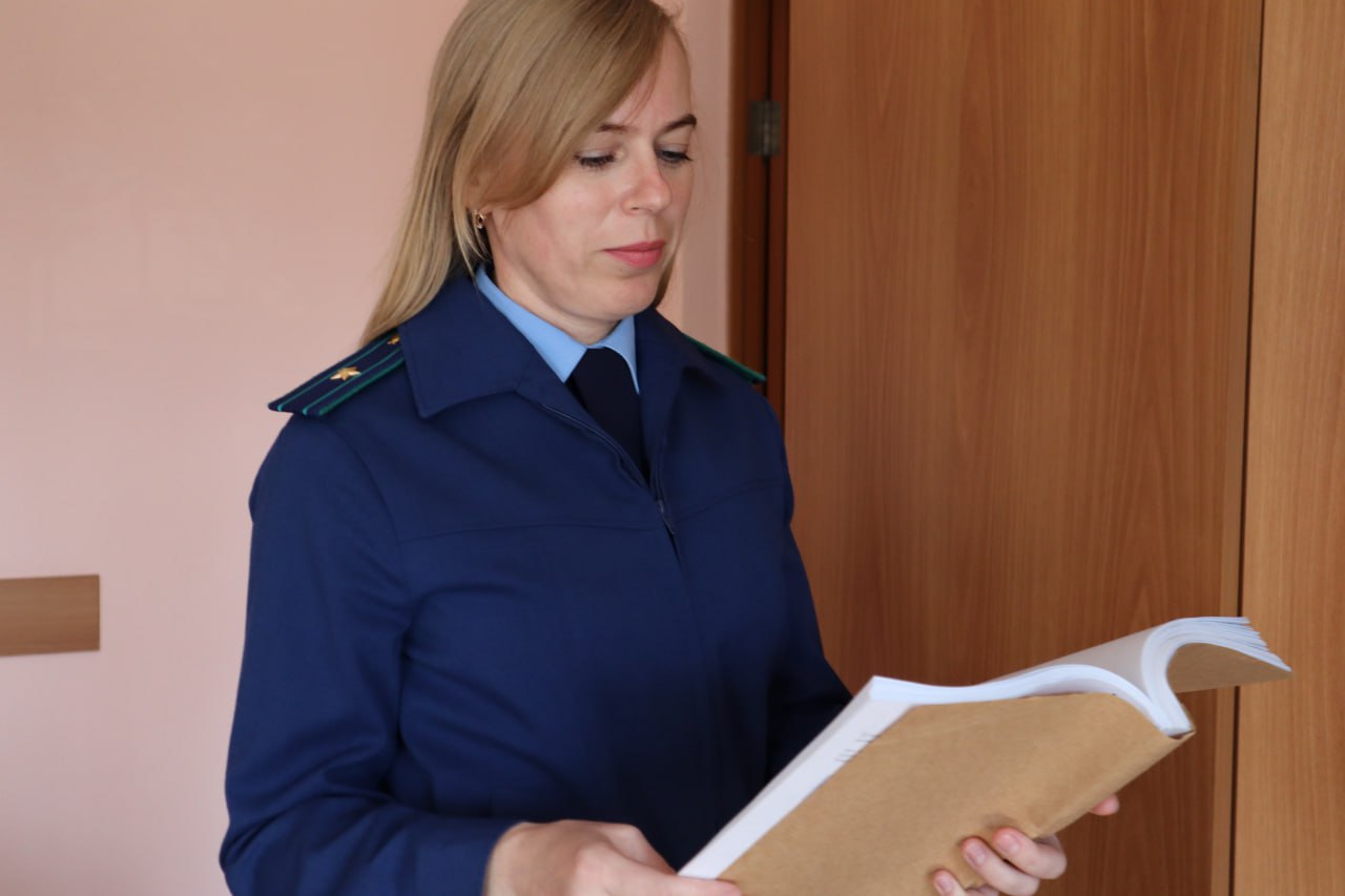 Удовлетворен иск Асиновской городской прокуратуры Томской области в интересах пенсионерки, ставшей жертвой мошеннической схемы