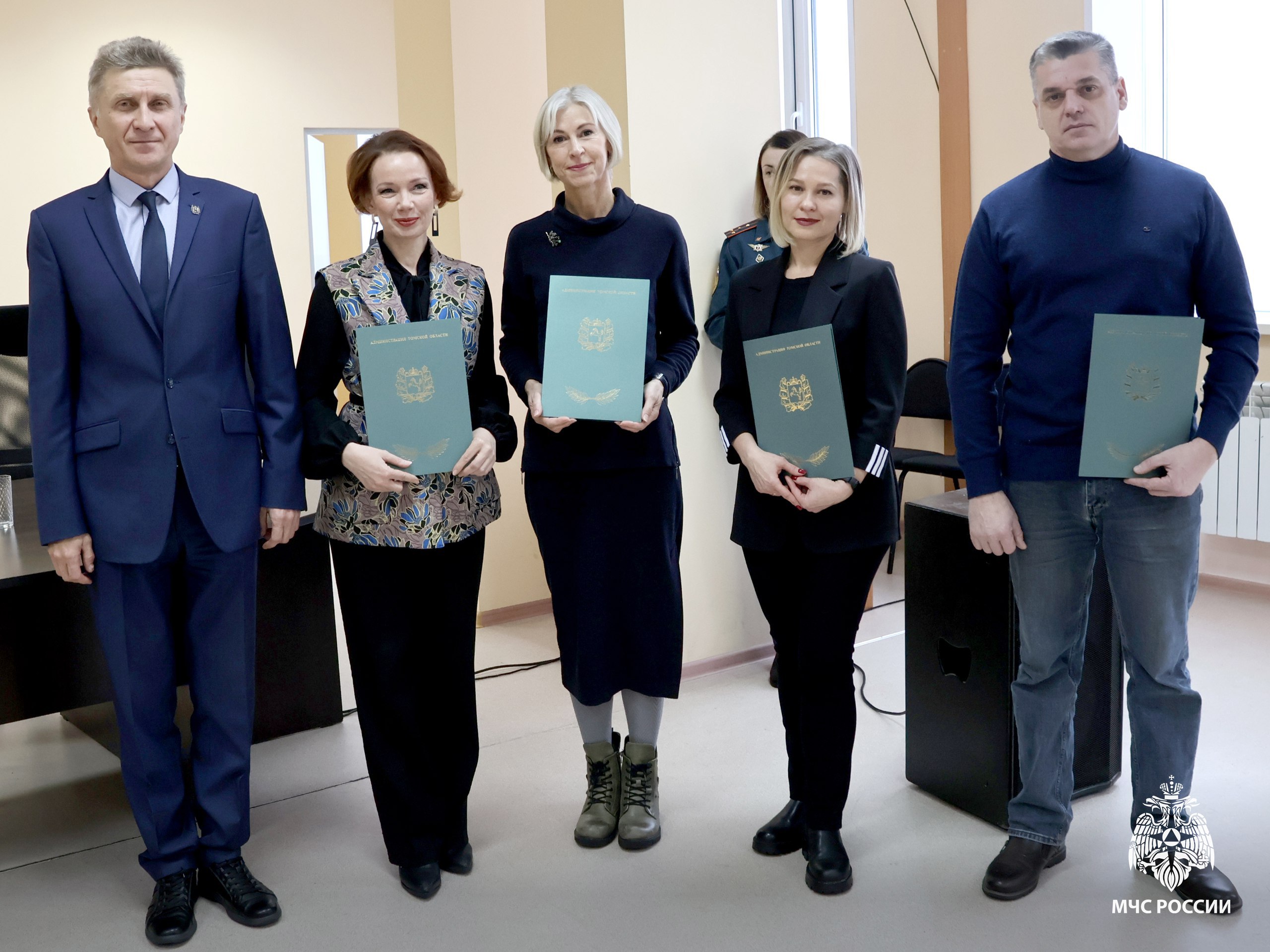 Неравнодушные сердца: Главное управление МЧС России по Томской области поздравляет добровольцев Неравнодушные сердца: Главное управление МЧС России по Томской области поздравляет добровольцев