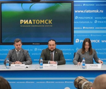 С 1 января 2026 планируется повышение заработной платы муниципальным служащим на 13,1%