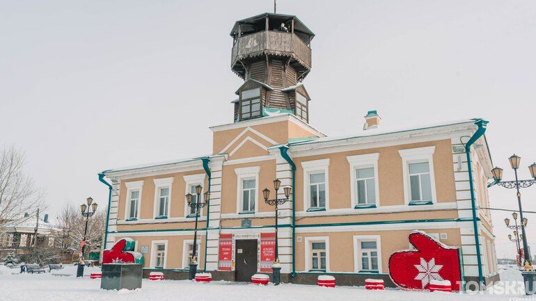 Новый год в стиле «спальников»: в Музее истории Томска открылась камерная выставка