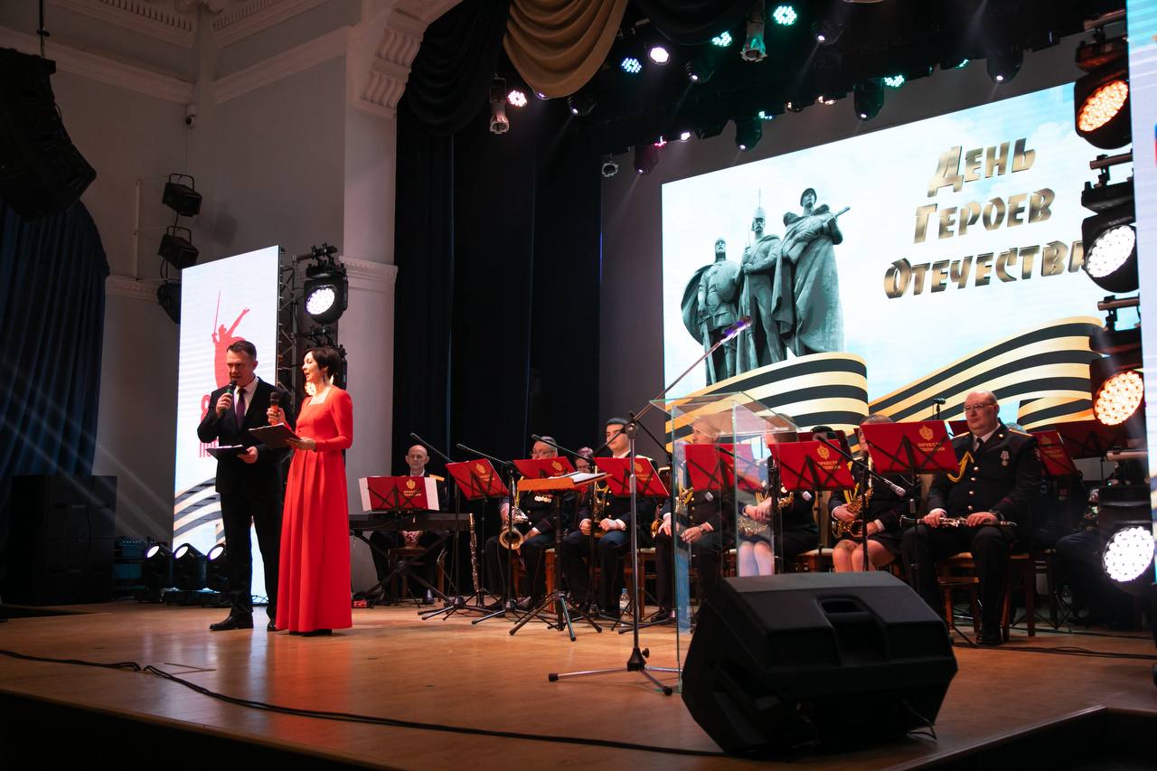 Дмитрий Махиня: Сегодня, в честь Дня Героев Отечества, встретился с томичами, кто, не щадя себя, сражался и сражается с врагом за родную землю, за свой народ, кто с честью и достоинством служит своей стране и своему городу Дмитрий Махиня: Сегодня, в честь Дня Героев Отечества, встретился с томичами, кто, не щадя себя, сражался и сражается с врагом за родную землю, за свой народ, кто с честью и достоинством служит своей стране и своему городу