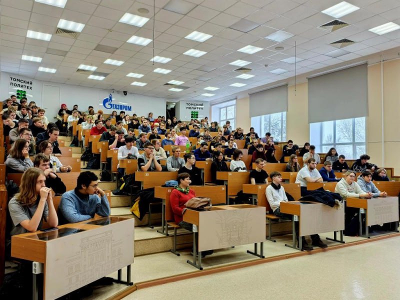 В рамках «Декады безопасности» в Томском политехническом университете с профилактическими лекциями для первокурсников выступила оперуполномоченный ОБК УМВД России по Томской области лейтенант полиции Светлана Якунина и... В рамках «Декады безопасности» в Томском политехническом университете с профилактическими лекциями для первокурсников выступила оперуполномоченный ОБК УМВД России по Томской области лейтенант полиции Светлана Якунина и...