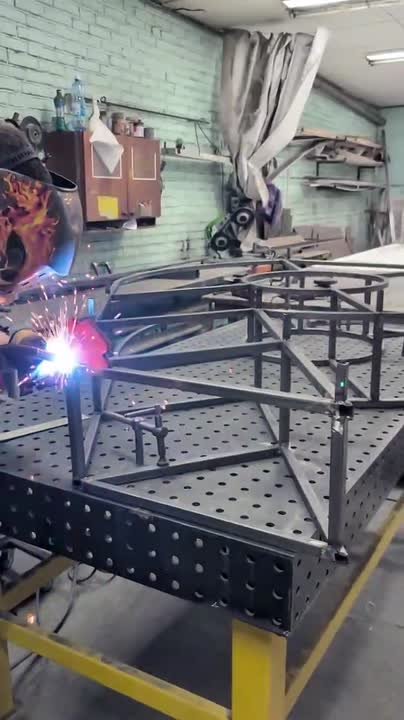 Дмитрий Махиня: Еще немного новогоднего заряда!