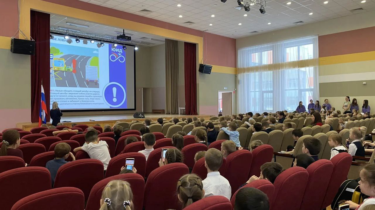 Более 370 юных участников дорожного движения получили световозвращающие приспособления Более 370 юных участников дорожного движения получили световозвращающие приспособления