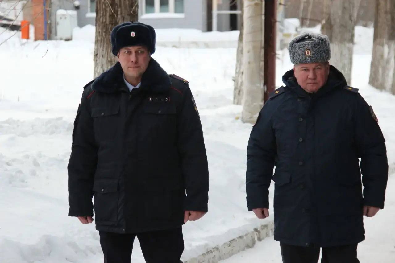 Начальник УМВД России по Томской области генерал-майор полиции Александр Андреевич Никульников совершил рабочий визит в ОМВД России по Томскому району Начальник УМВД России по Томской области генерал-майор полиции Александр Андреевич Никульников совершил рабочий визит в ОМВД России по Томскому району