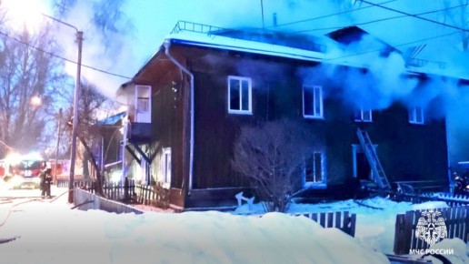 Двое детей и женщина пострадали при пожаре на Профсоюзной в Томске