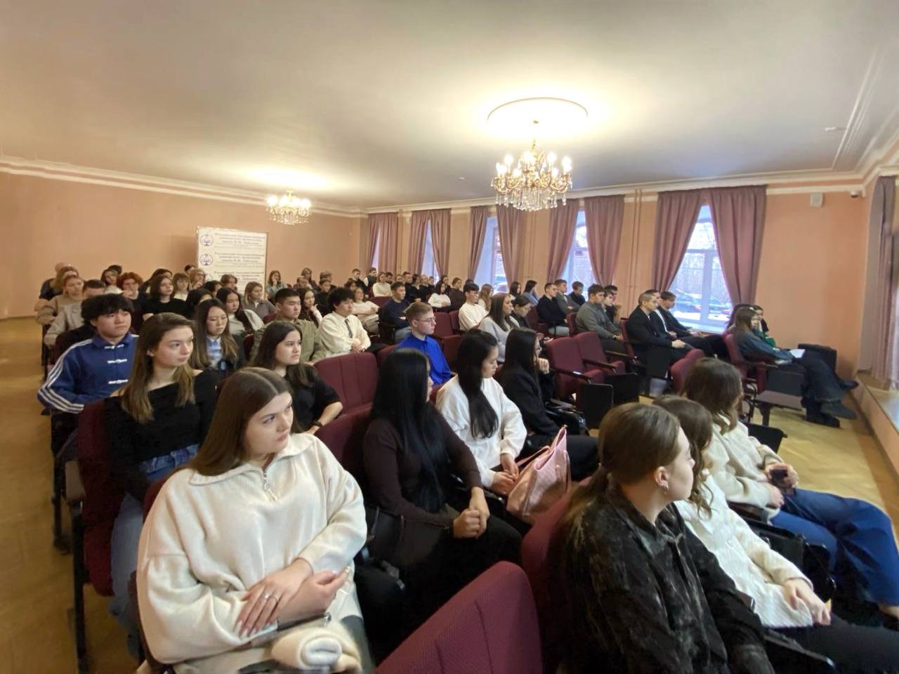 Начальник отдела кадров прокуратуры Томской области Анна Семенченко провела встречу со студентами Начальник отдела кадров прокуратуры Томской области Анна Семенченко провела встречу со студентами