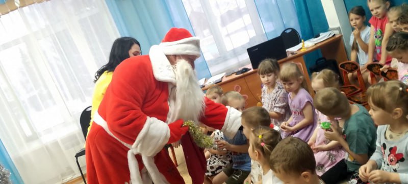 Полицейские Первомайского района дали старт Всеросийской акции "Полицейский Дед Мороз" Полицейские Первомайского района дали старт Всеросийской акции "Полицейский Дед Мороз"