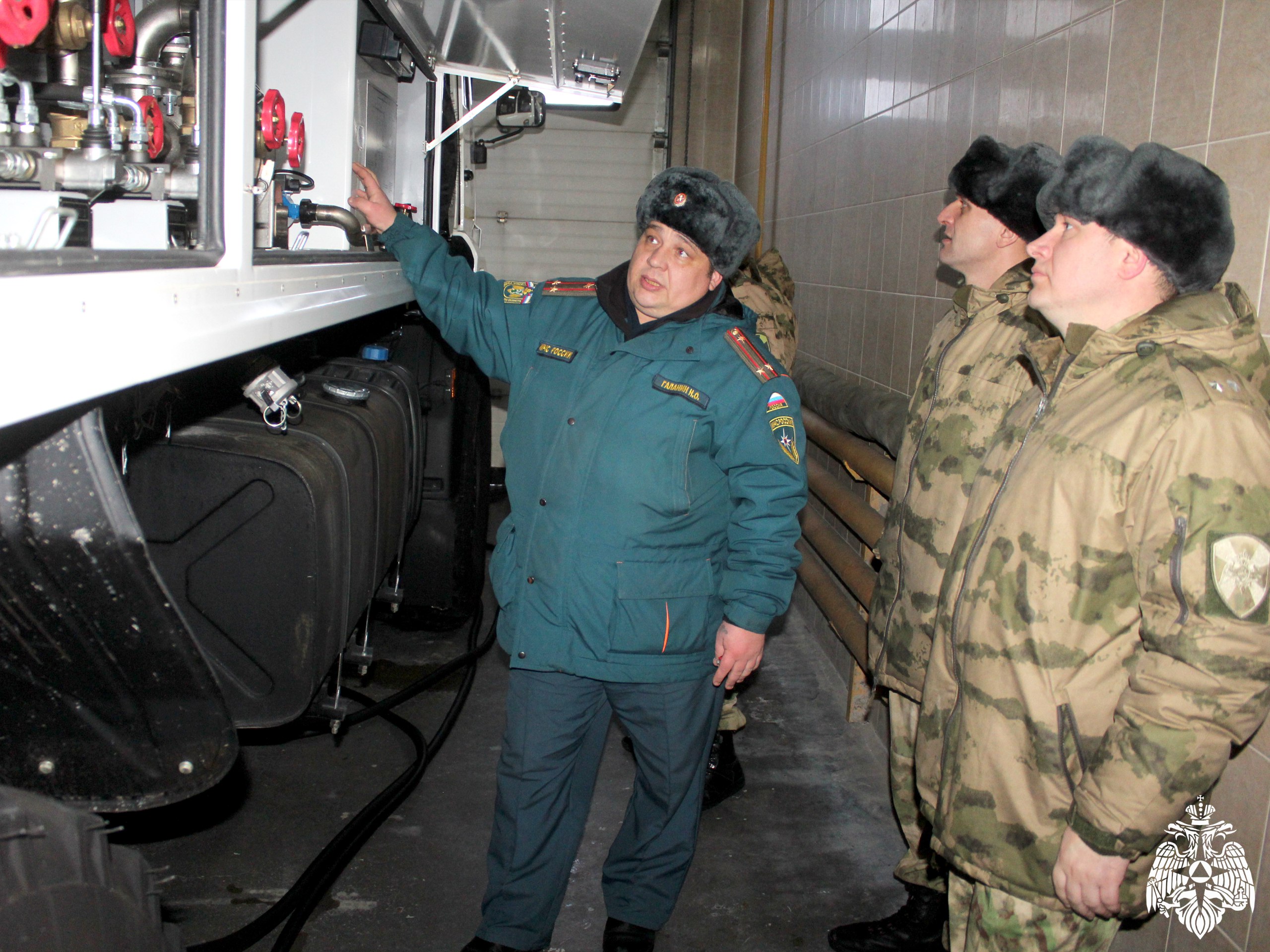 Офицеры Росгвардии– в гостях у сотрудников МЧС России Офицеры Росгвардии– в гостях у сотрудников МЧС России