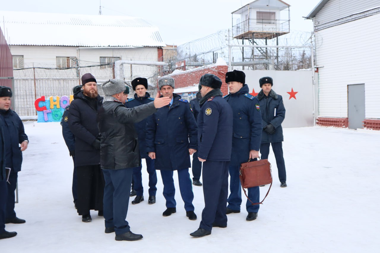 Прокурор Томской области Сергей Ломакин посетил исправительную колонию № 4 Прокурор Томской области Сергей Ломакин посетил исправительную колонию № 4
