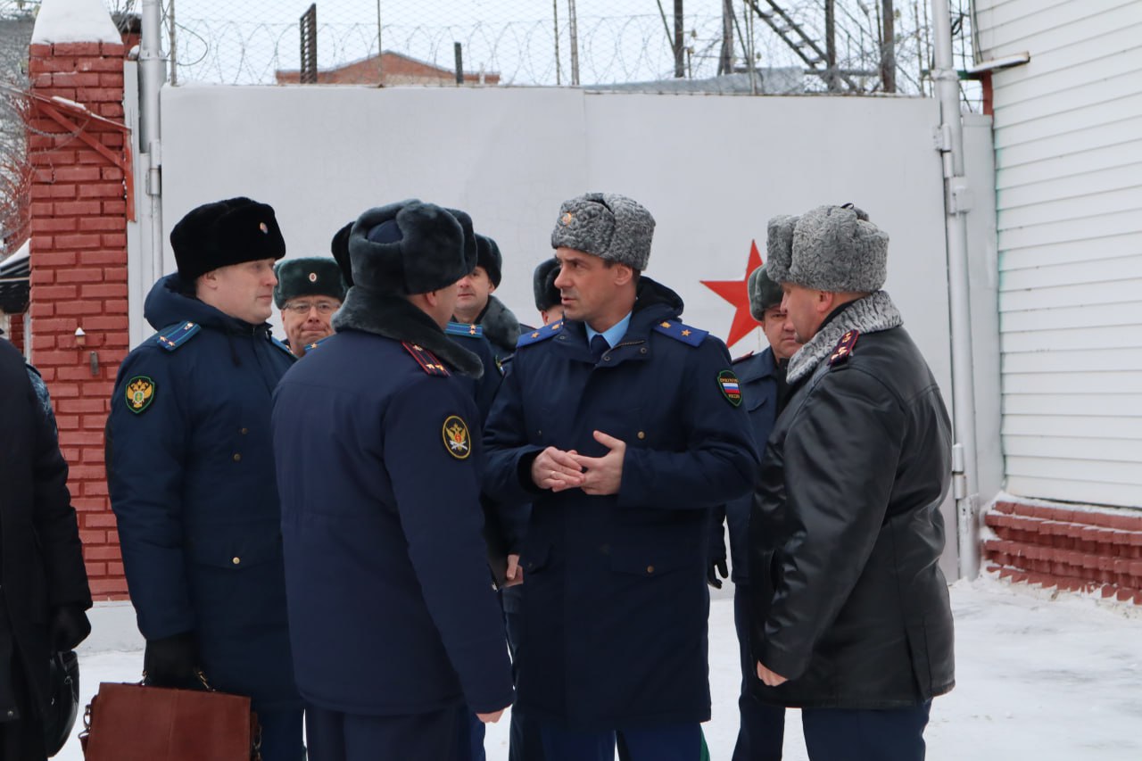 Прокурор Томской области Сергей Ломакин посетил исправительную колонию № 4 Прокурор Томской области Сергей Ломакин посетил исправительную колонию № 4