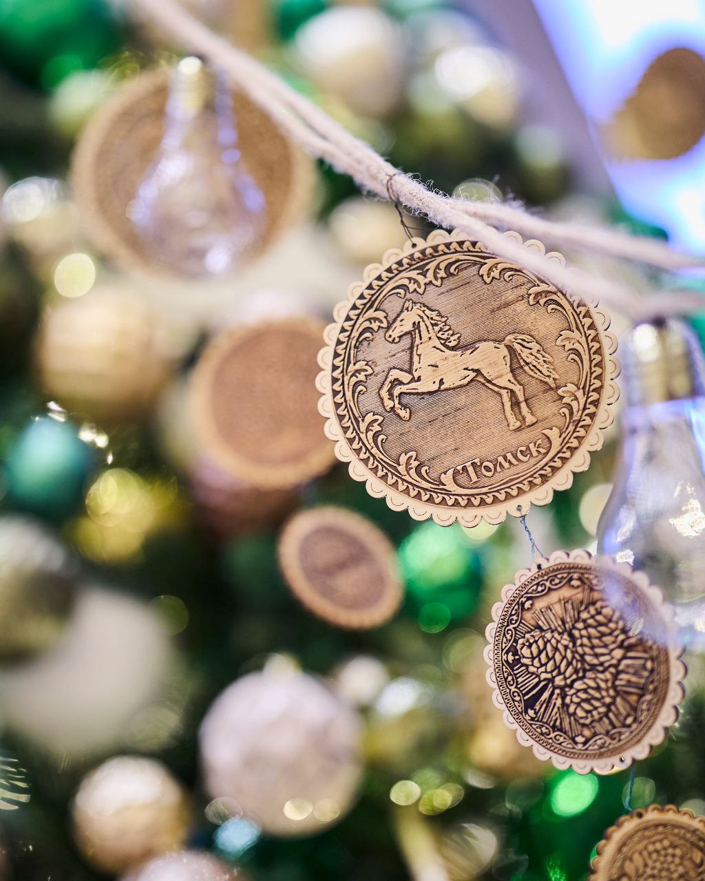 Томская ёлочка украсила Мариинский театр в Санкт-Петербурге Томская ёлочка украсила Мариинский театр в Санкт-Петербурге