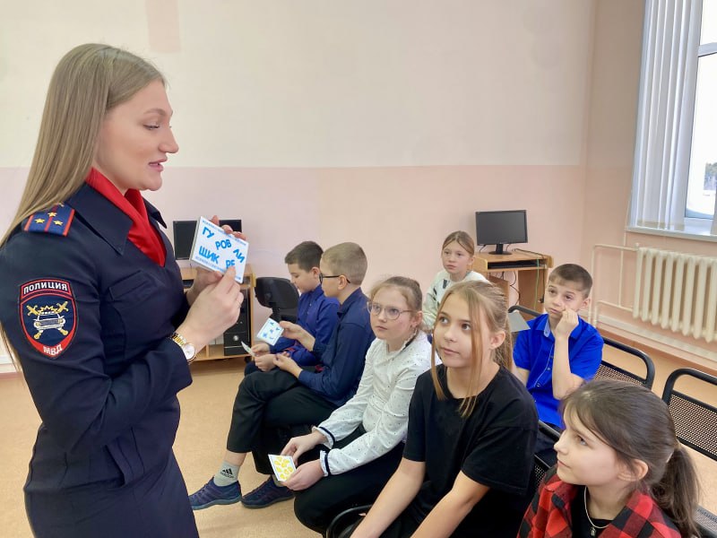 Полицейские Каргасокского района провели мероприятие в рамках социальной акции «Засветись!» Полицейские Каргасокского района провели мероприятие в рамках социальной акции «Засветись!»