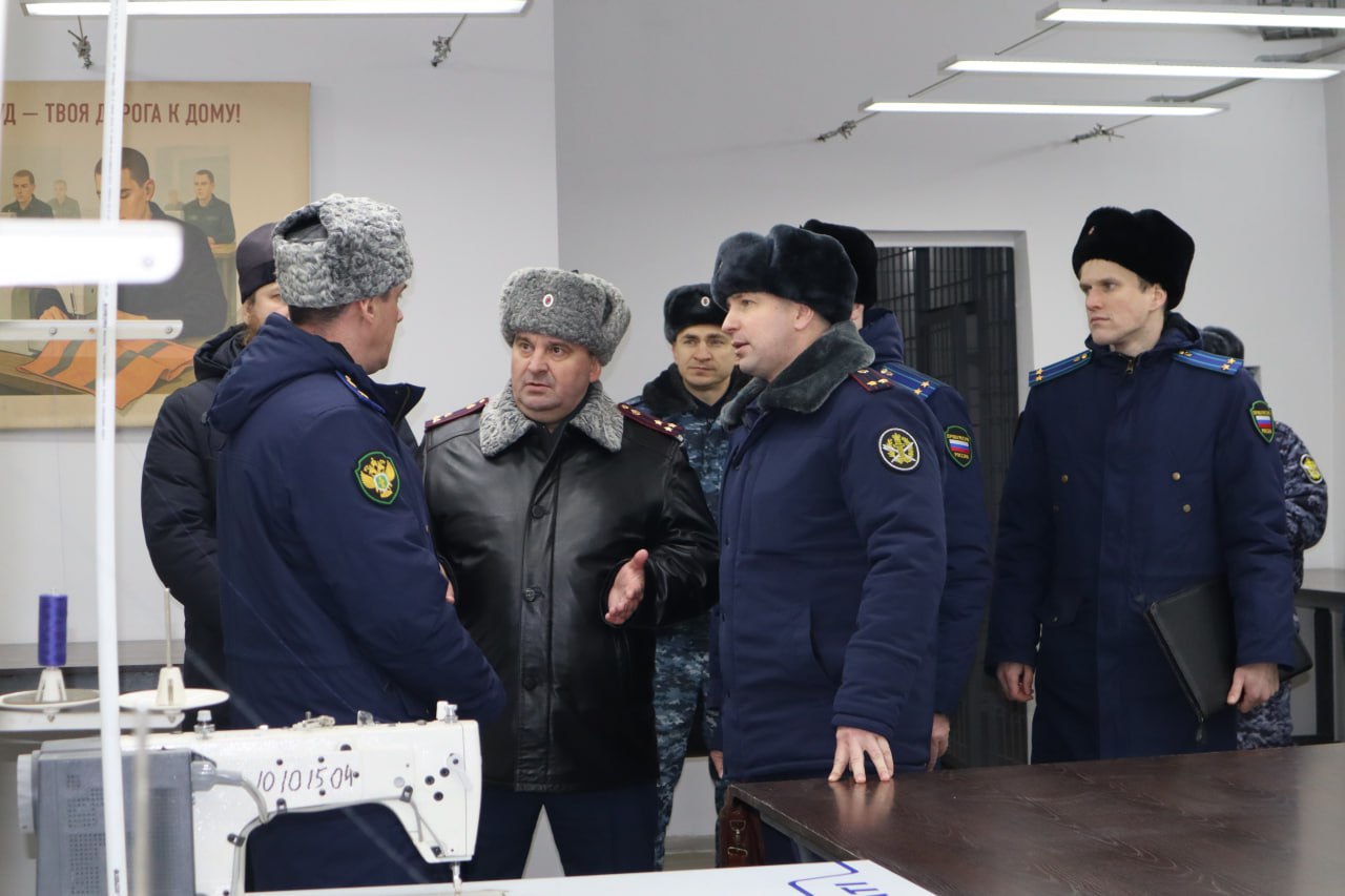 Прокурор Томской области Сергей Ломакин посетил исправительную колонию № 4 Прокурор Томской области Сергей Ломакин посетил исправительную колонию № 4