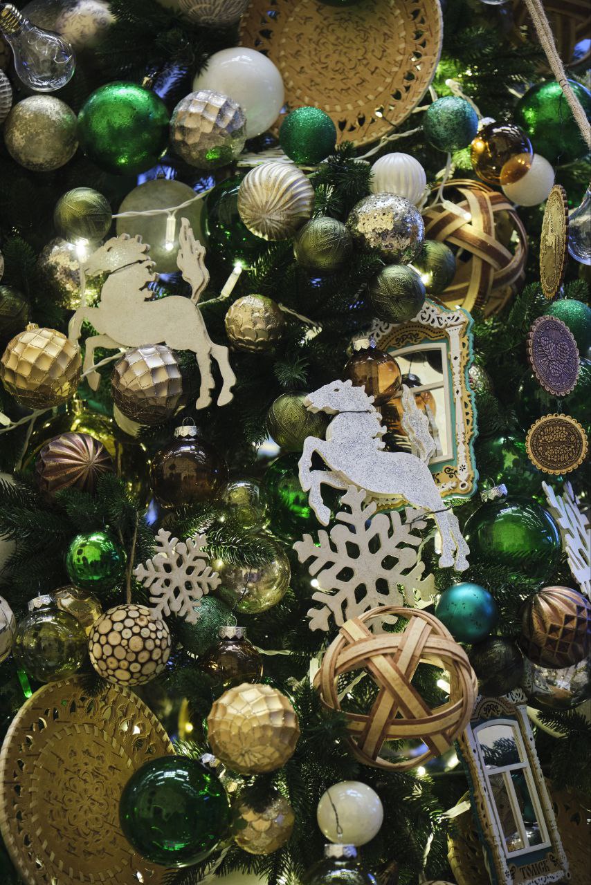 Томская ёлочка украсила Мариинский театр в Санкт-Петербурге Томская ёлочка украсила Мариинский театр в Санкт-Петербурге