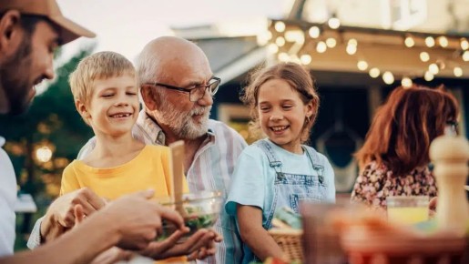 Сделки с родственниками: секреты безопасности и налоговые ловушки