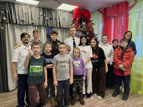 Офицеры регионального следственного управления подарили новогодний праздник воспитанникам подшефных учреждений Офицеры регионального следственного управления подарили новогодний праздник воспитанникам подшефных учреждений