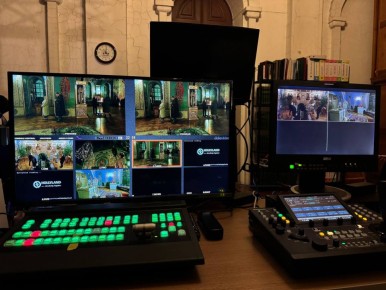 До начала Рождественского богослужения — менее часа