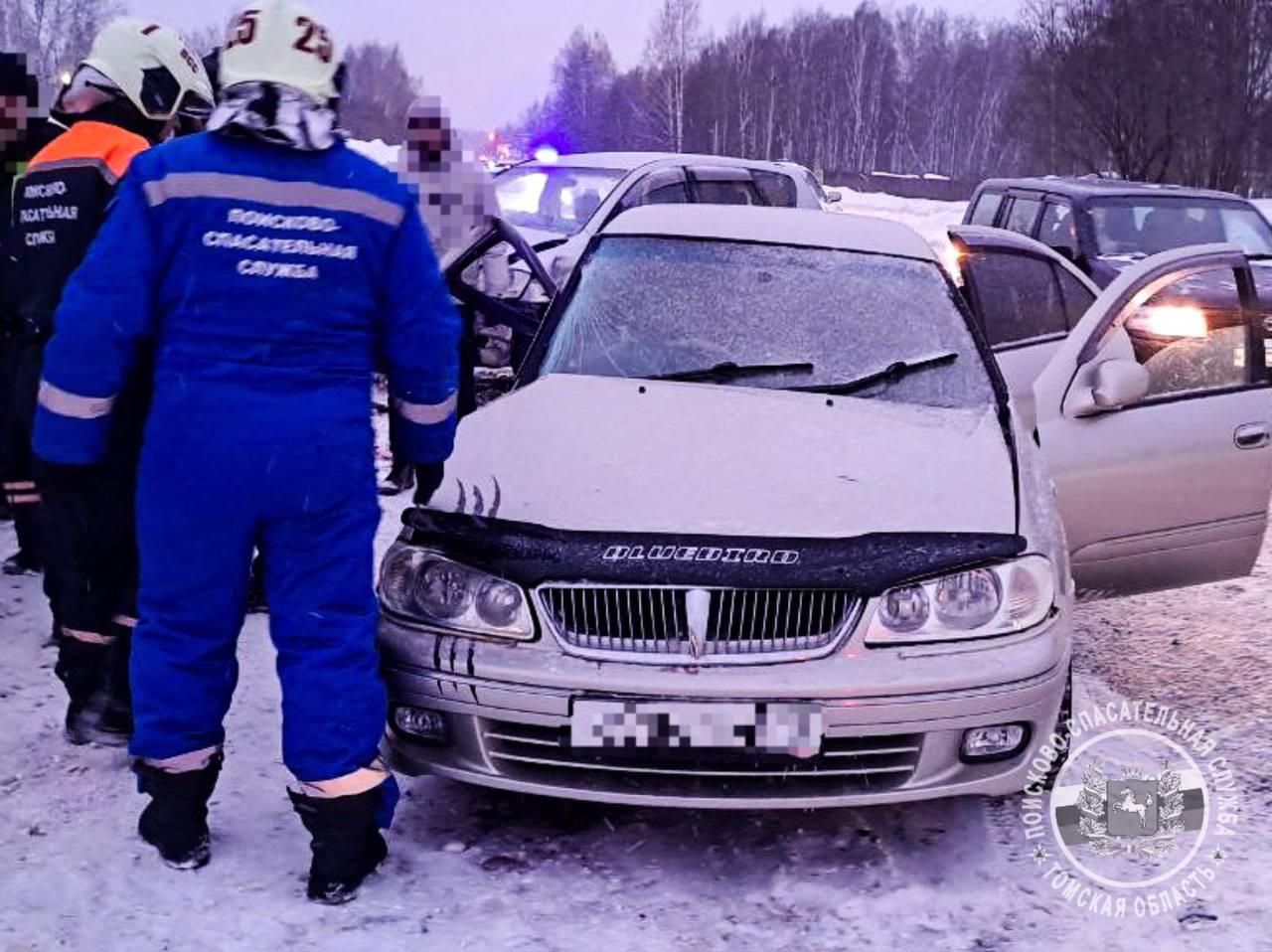 На трассе "Томск-Асино" столкнулись два автомобиля: один из водителей госпитализирован На трассе "Томск-Асино" столкнулись два автомобиля: один из водителей госпитализирован