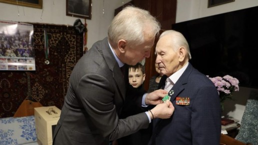 ����� ����� ��������� �������� �������� �� 100-������ �������