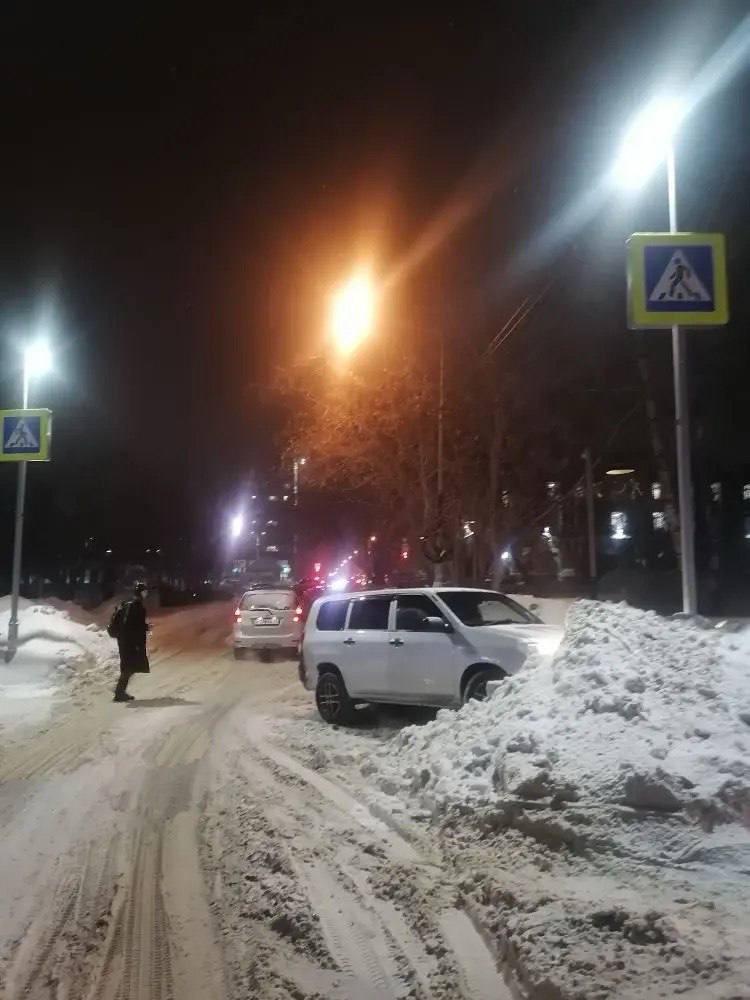 12 декабря 2026 года около 18 часов 50 минут в городе Томске на улице Северный городок,3 автомобилем "Тойота Пробокс", под управлением 47-летнего мужчины-водителя, совершен наезд на несовершеннолетнего пешехода 12 декабря 2026 года около 18 часов 50 минут в городе Томске на улице Северный городок,3 автомобилем "Тойота Пробокс", под управлением 47-летнего мужчины-водителя, совершен наезд на несовершеннолетнего пешехода