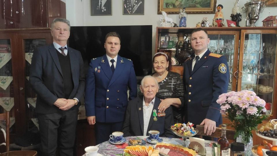 �������� ������������ ������ �. ������ ��������� ������� ��������� �� 100-������ ������� �������� ������� ������������� �����