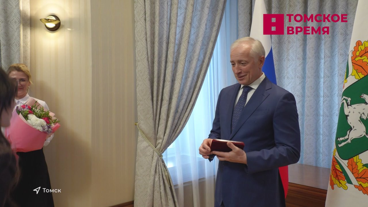 Журналист Ирита Минина получила награду от губернатора по случаю Дня российской печати