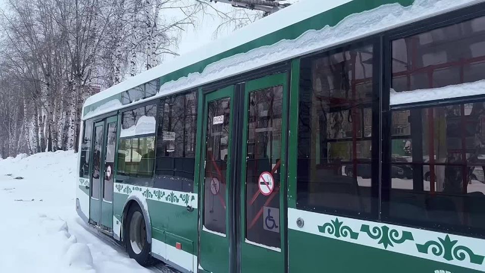 Дмитрий Махиня: Оформление первого троллейбуса в фирменном томском стиле закончили, в скором времени он выйдет на линию