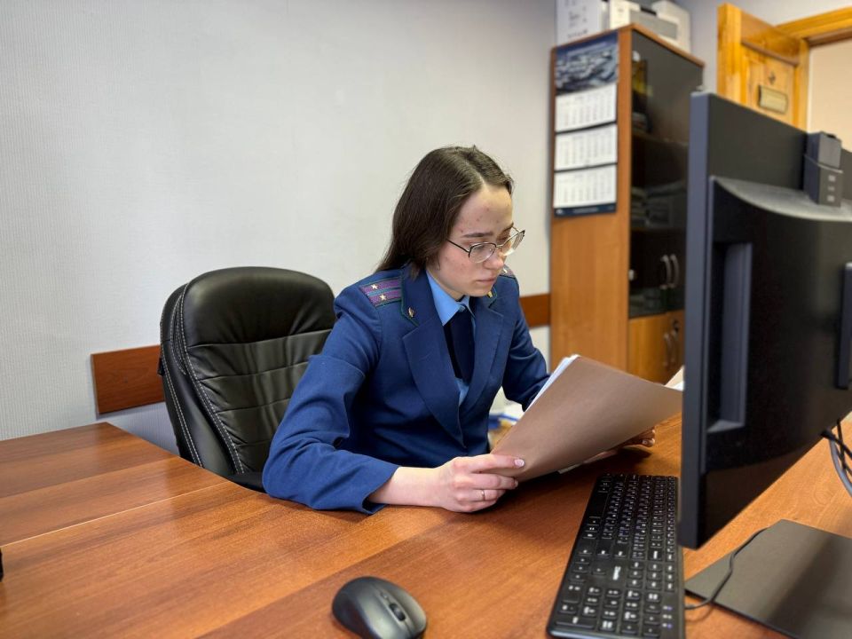 1929 По постановлению прокуратуры Октябрьского района г. Томска оштрафован работодатель, не сообщивший о приеме на работу бывшего сотрудника ГИБДД