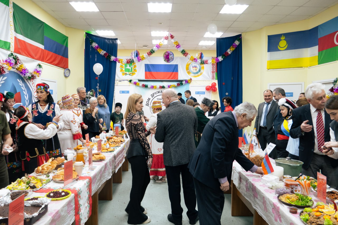 В Томской области вкусно и по-домашнему встретили начало Года единства народов России! В Томской области вкусно и по-домашнему встретили начало Года единства народов России!
