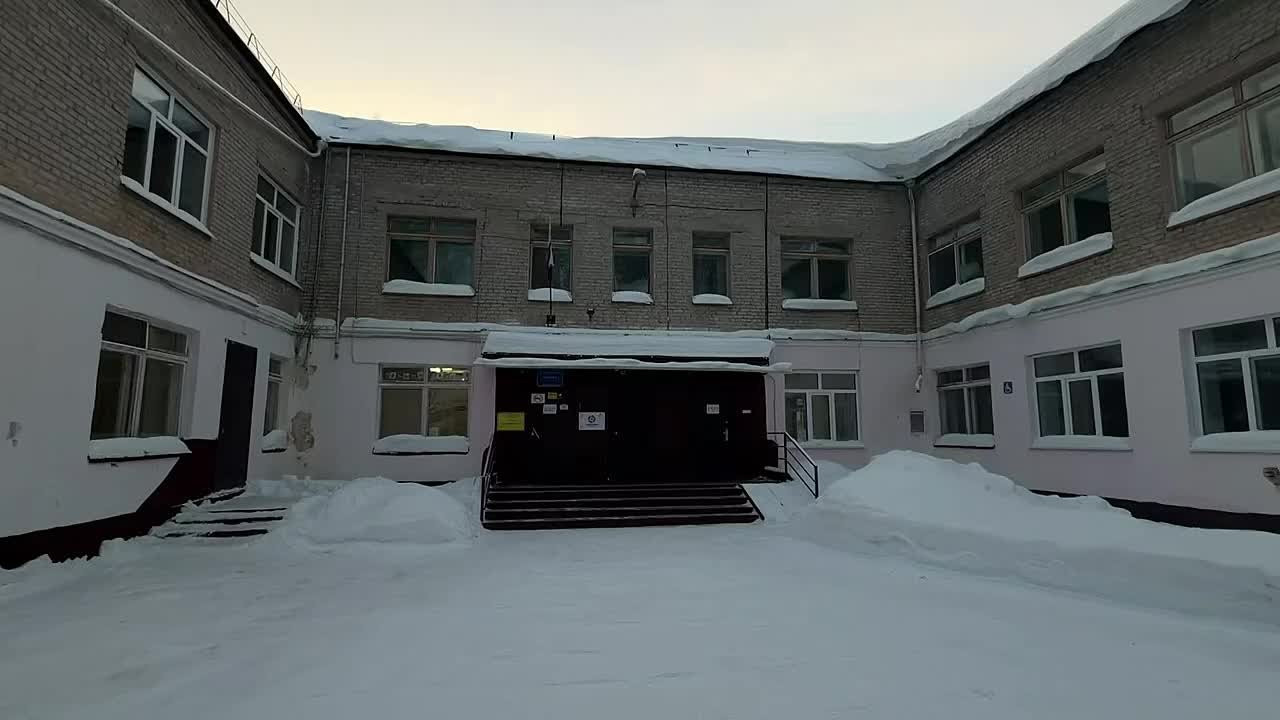 Дмитрий Махиня: Начал осмотр школ, в которых в этом году пройдут капремонты