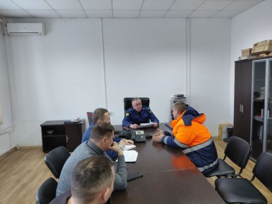 Заместитель прокурора региона Валерий Александрин провел выездной личный прием граждан на лесоперерабатывающем предприятии г. Асино Томской области