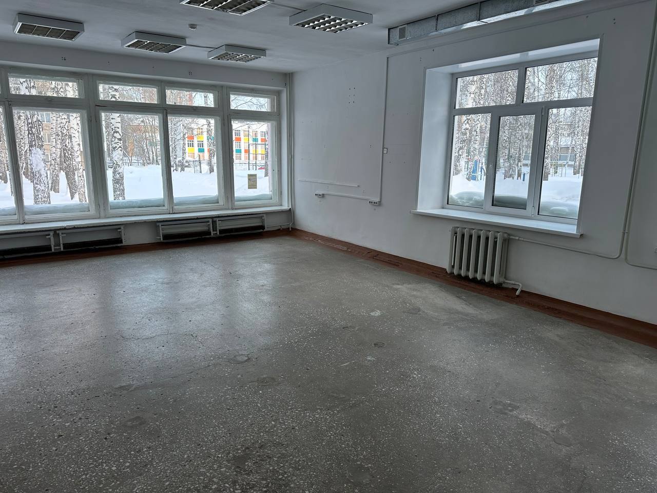 Мэр Томска провел выездное совещание по предстоящему ремонту в школе №45 Мэр Томска провел выездное совещание по предстоящему ремонту в школе №45