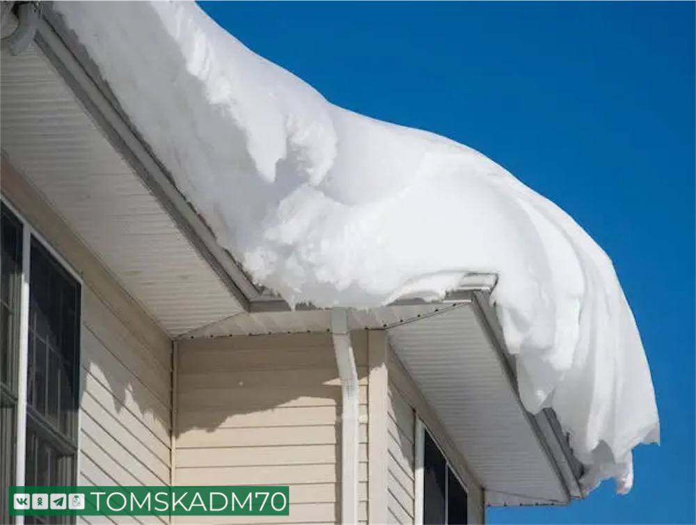 В Кировском районе выписали почти 80 уведомлений по уборке крыш