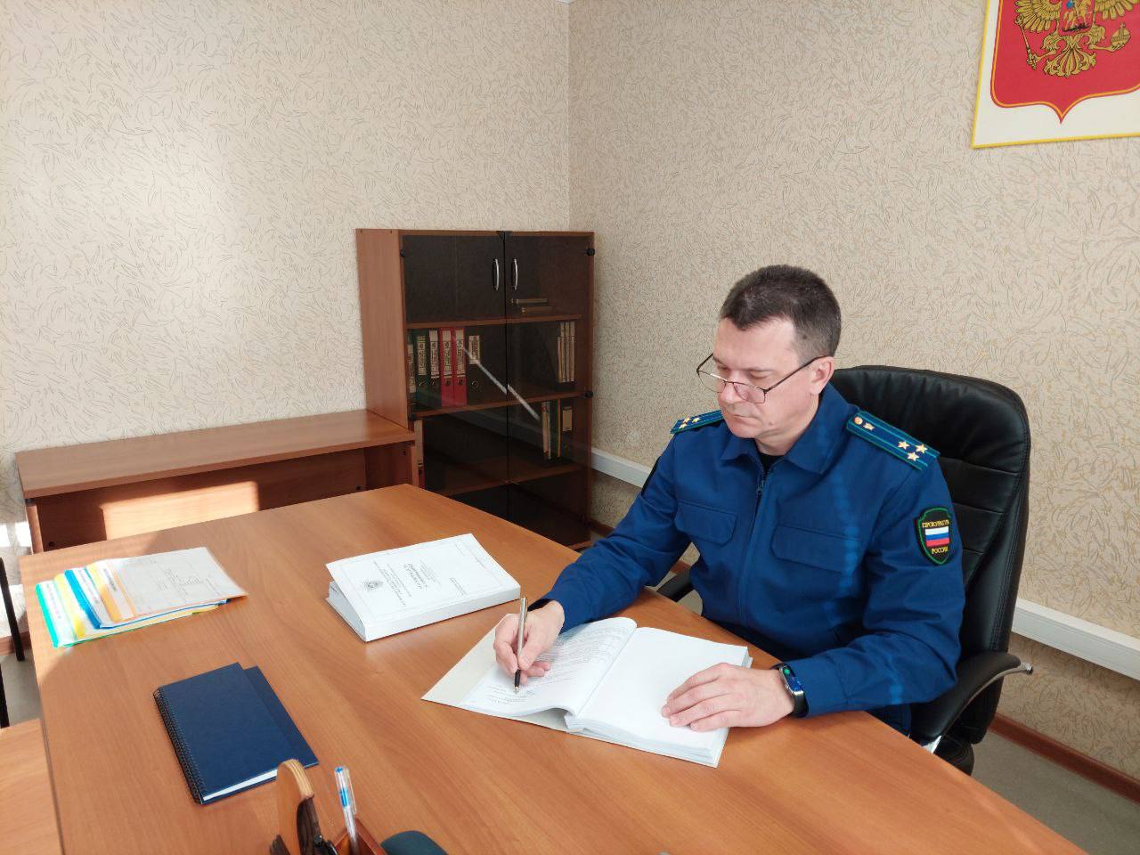 Прокуратура Бакчарского района Томской области направила в суд уголовное дело по обвинению местной жительницы в хищении более 900 тыс