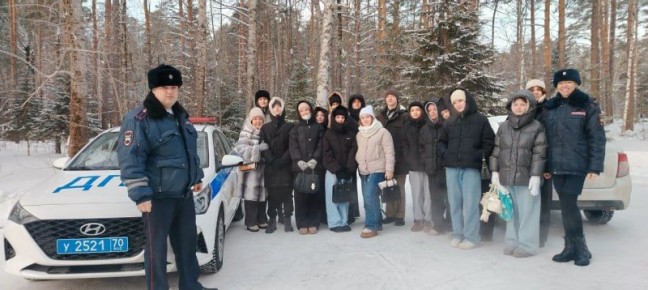 В рамках Всероссийской акции «Студенческий десант» сотрудники полиции для студентов первого курса СПК организовали познавательную экскурсию в УМВД России по ЗАТО г. Северск