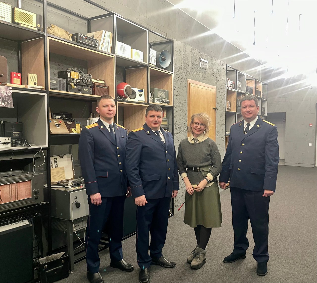 Сотрудники следственного управления по Томской области посетили легендарный Дом Радио Сотрудники следственного управления по Томской области посетили легендарный Дом Радио