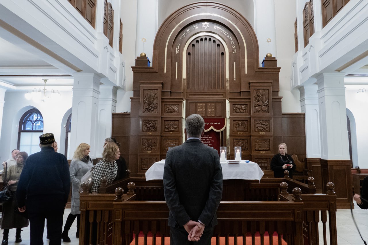 В Томской хоральной синагоге прошел вечер-реквием, приуроченный к Международному дню памяти жертв Холокоста В Томской хоральной синагоге прошел вечер-реквием, приуроченный к Международному дню памяти жертв Холокоста