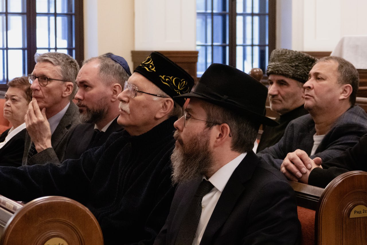 В Томской хоральной синагоге прошел вечер-реквием, приуроченный к Международному дню памяти жертв Холокоста В Томской хоральной синагоге прошел вечер-реквием, приуроченный к Международному дню памяти жертв Холокоста