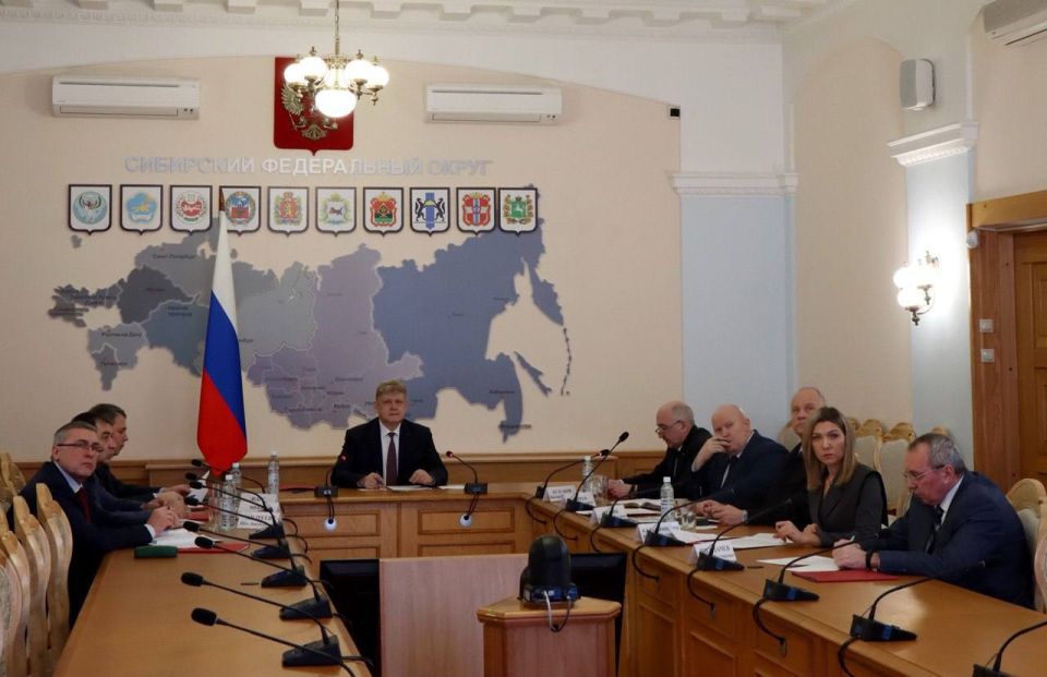 Меры по противодействию информационным угрозам обсудили в аппарате полпреда