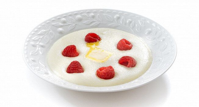 Шершавая традиция: как приготовить идеальную манную кашу без комочков