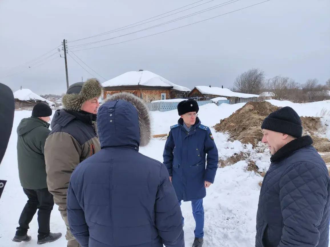 Первый заместитель прокурора Томской области Иван Ткаченко провел выездной личный прием жителей села Леботер Чаинского района